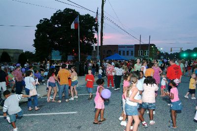 Images/Chamber St Dance (7-30-05) 042.jpg